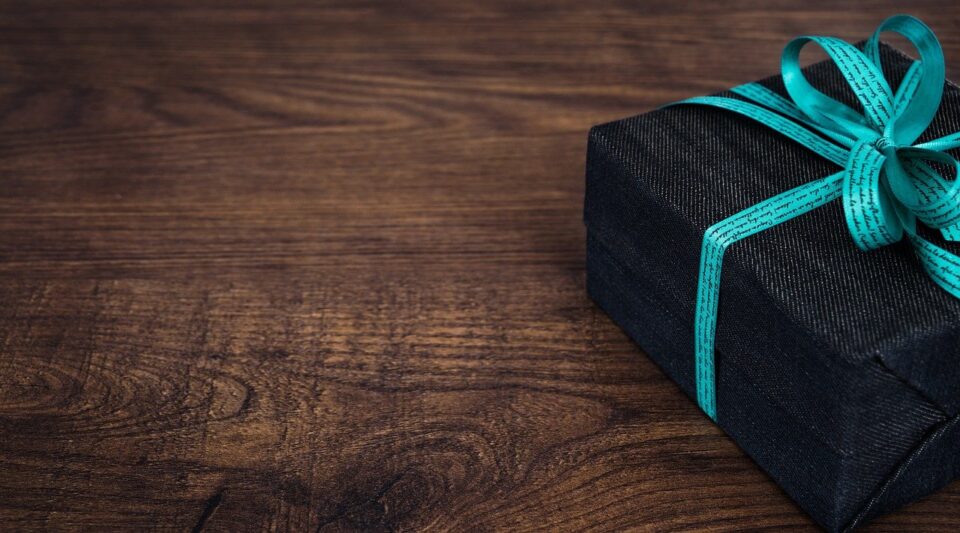 best color for product packaging